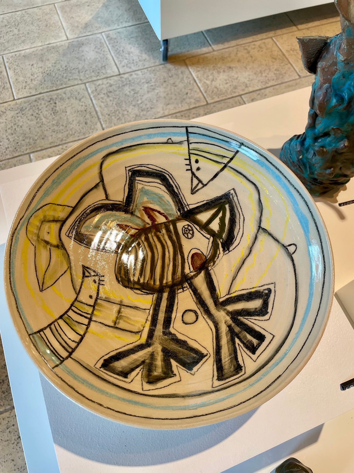 Keramisk fad - stentøj • 28 cm i diameter og 7 cm højt
